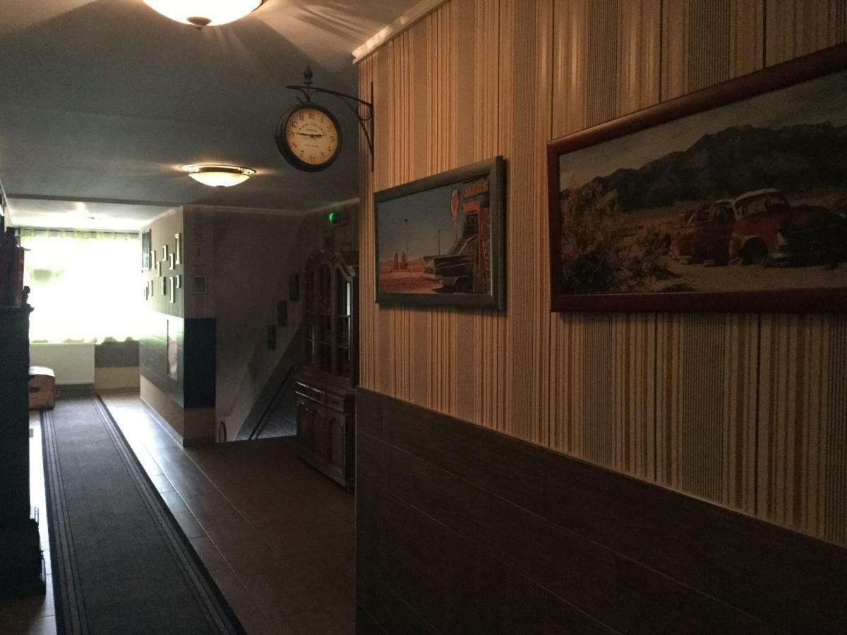 Old'S Car Zimmer & Apartment Vermietung Velden am Woerthersee Luaran gambar